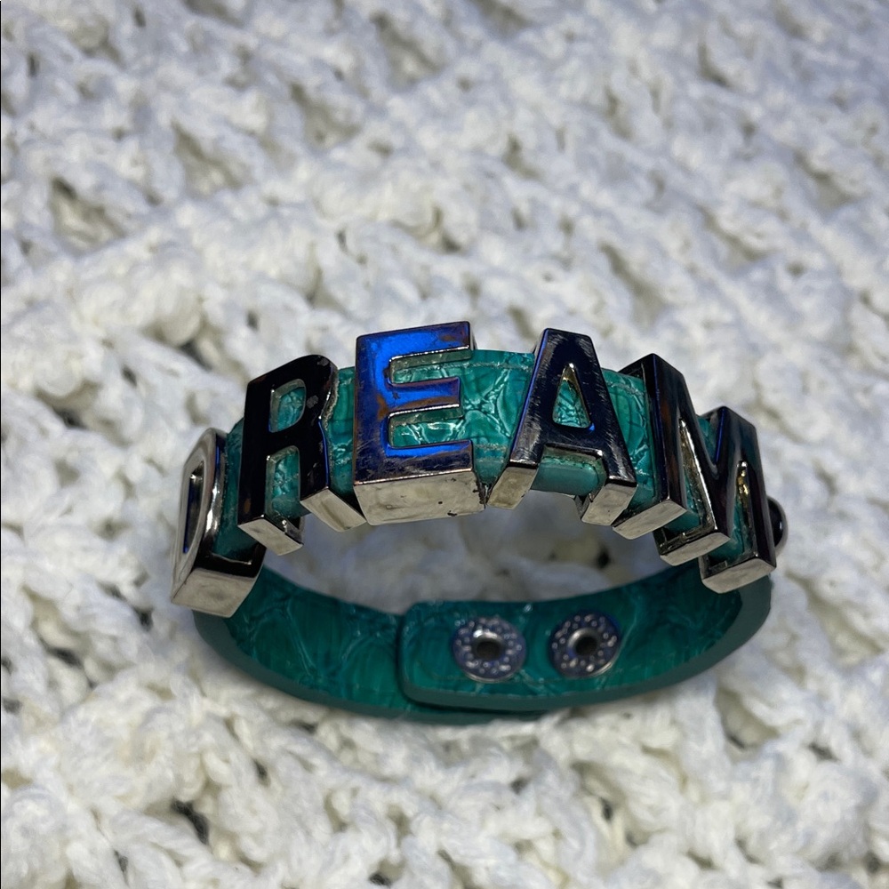 BCBGeneration Green Bracelet with Silver Emblem “DREAM”